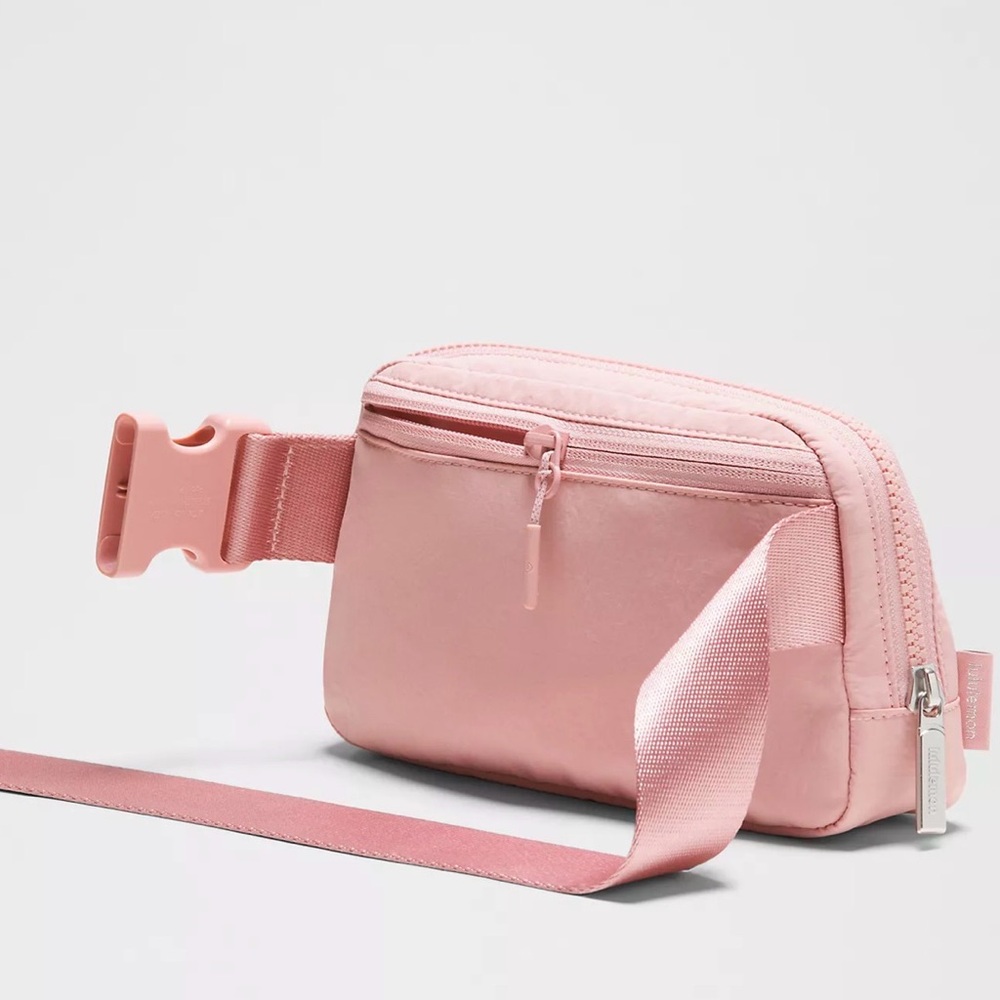 lululemon athletica Everywhere Belt Bag 1L - Picture 3 of 8